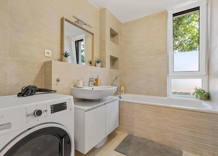 Ah Familly Free Parking Apartment