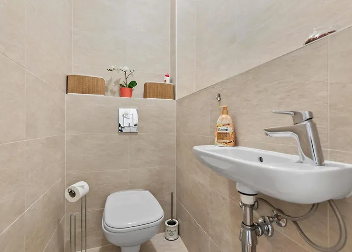 Ah Familly Free Parking Apartment